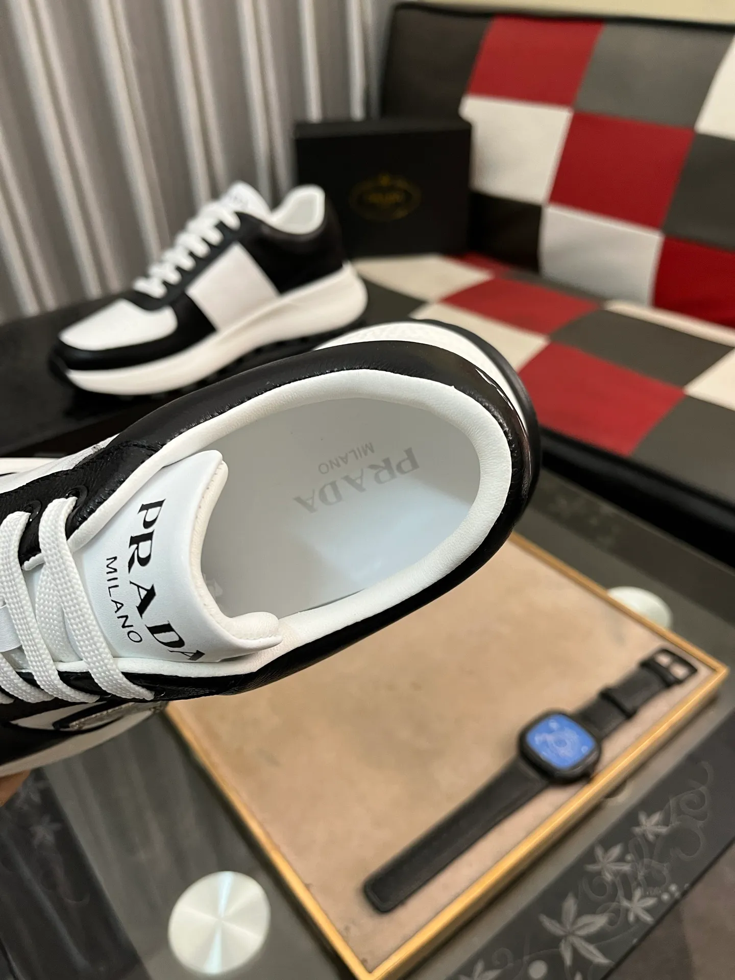 Men's shoes 💰440⌚️⌚️ PRADA [Prada] popular men's shoes, casual shoes and sports shoes! High-end quality 🍀 The upper is made of imported original cowhide 💥 cowhide lining; the original molded outsole. The style is correct and elegant, comfortable and versatile💪 Three quality guarantees. Size: 38-44, 3️⃣colors available.